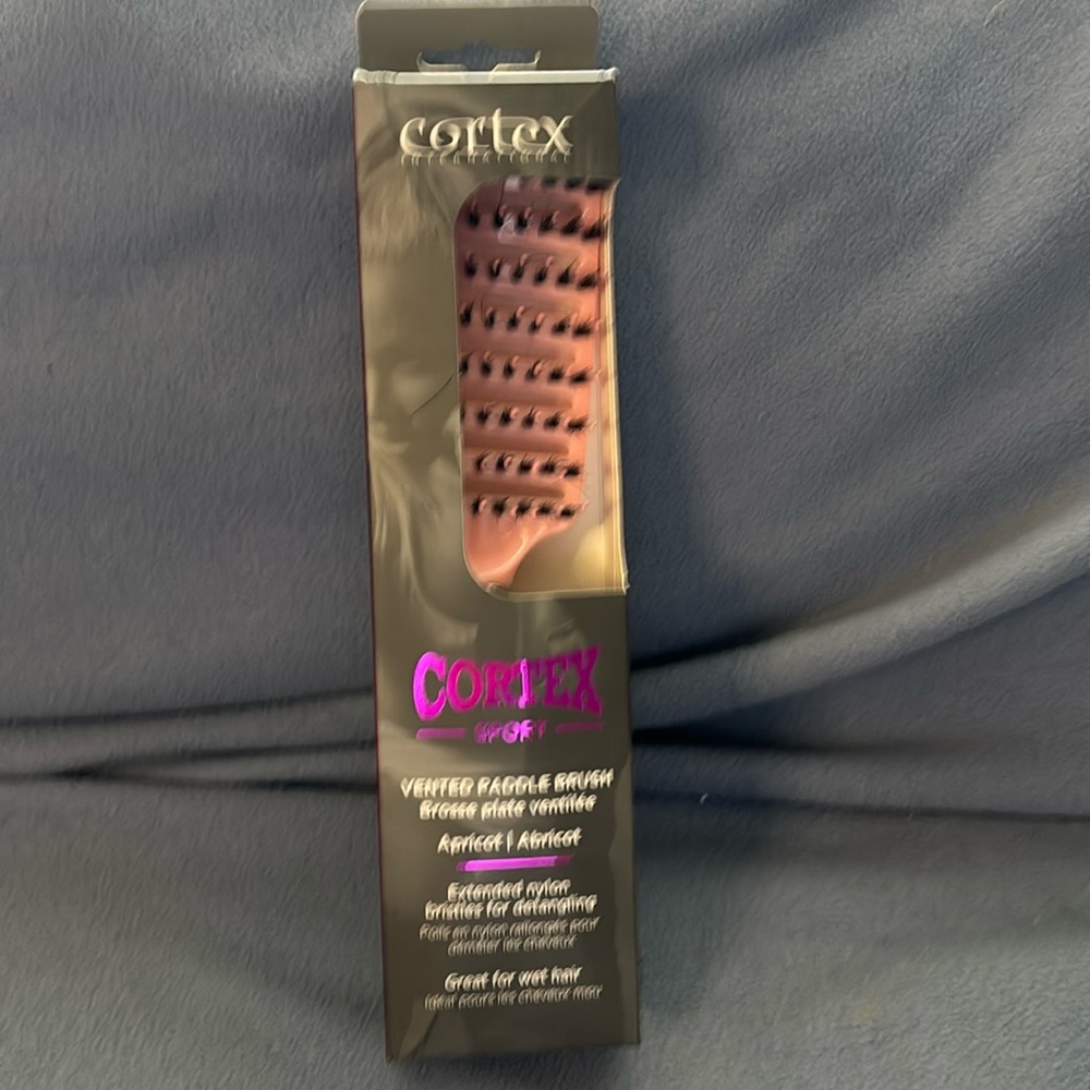 Vented paddle brush —